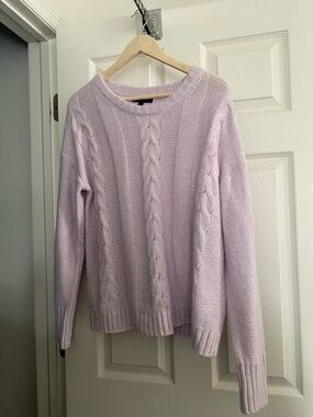 Like NEW! Banana Republic Light Lavender Cable Knit Crewneck Sweater Large